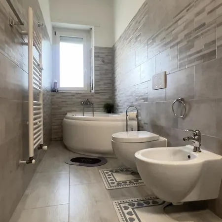 Con Vasca Idromassaggio Apartment Turin